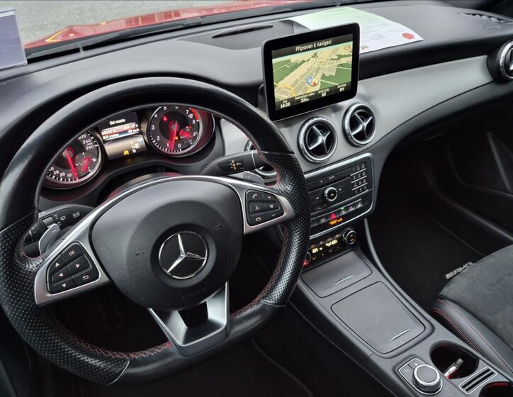 Mercedes-Benz GLA SUV 1,6 l 115 kw