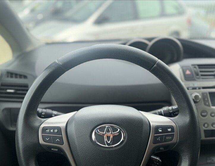 Toyota Verso Kombi 2,0 l 93 kw