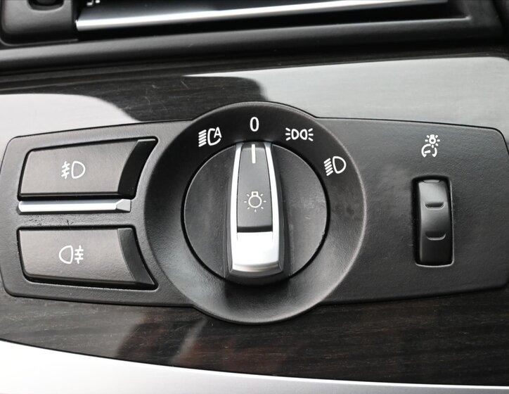 BMW Řada 5 Kombi 3,0 l 190 kw