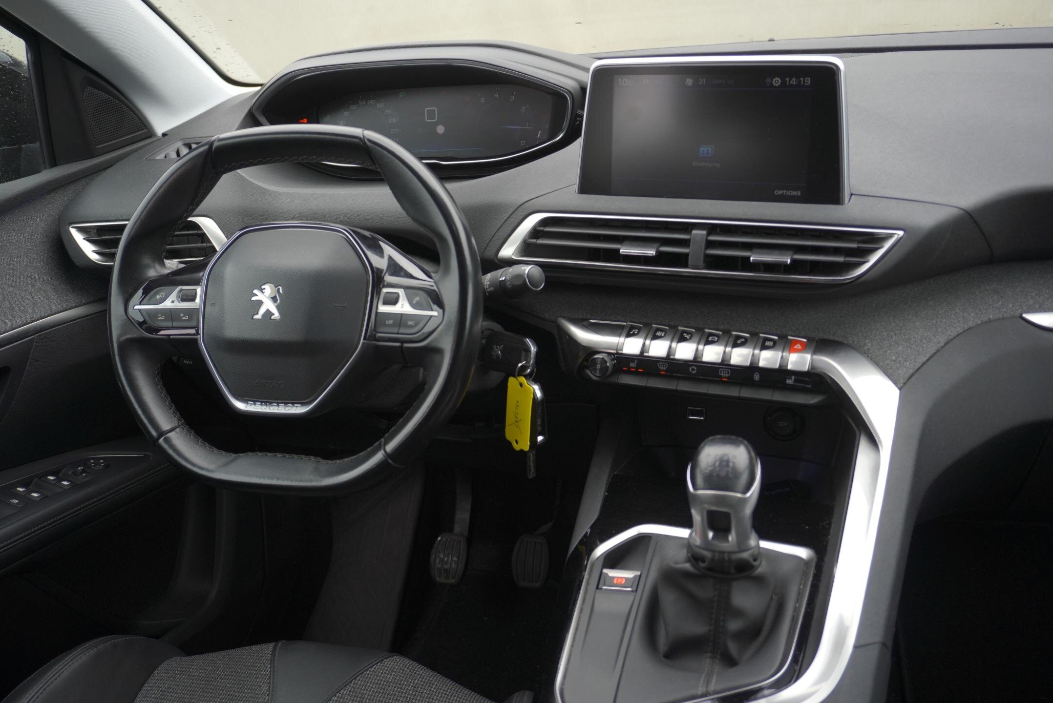 Peugeot 5008 SUV 1,2 l 96 kw