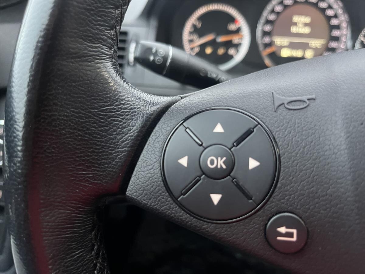 Mercedes-Benz Třídy C Sedan / Limuzína 3,0 l 170 kw