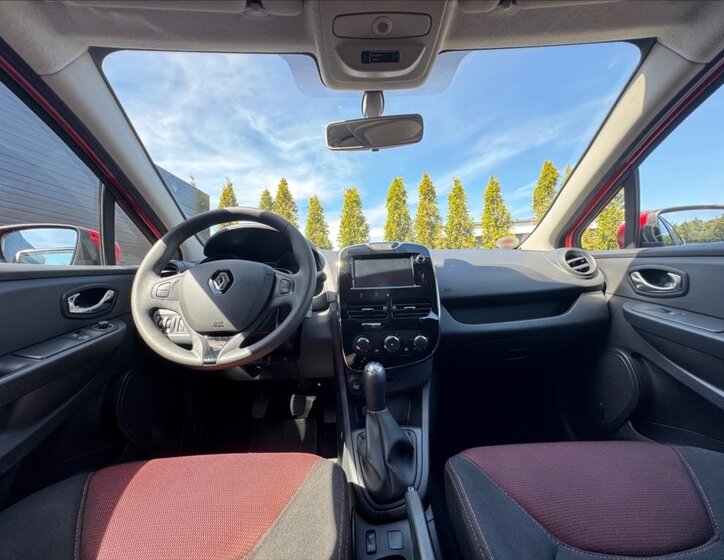 Renault Clio Hatchback 1,1 l 54 kw
