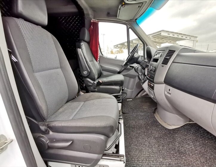 Mercedes-Benz Sprinter 7