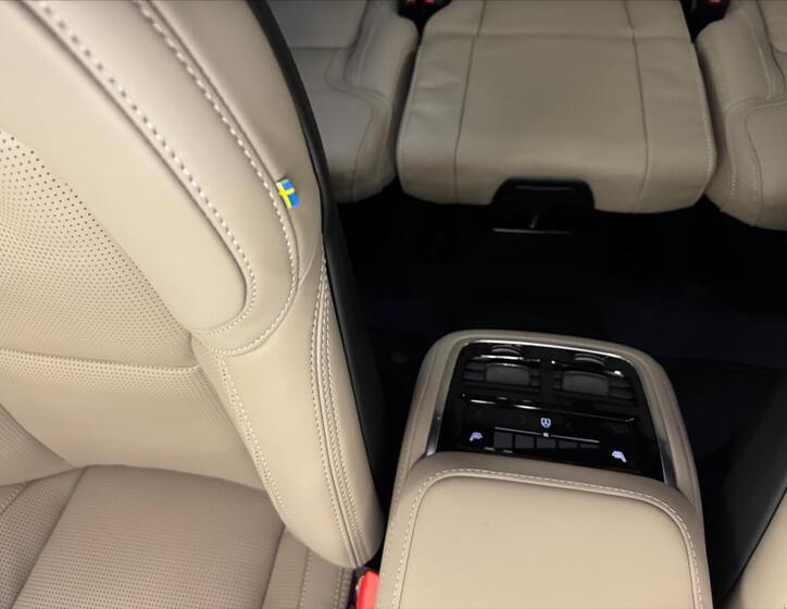 Volvo XC90 14