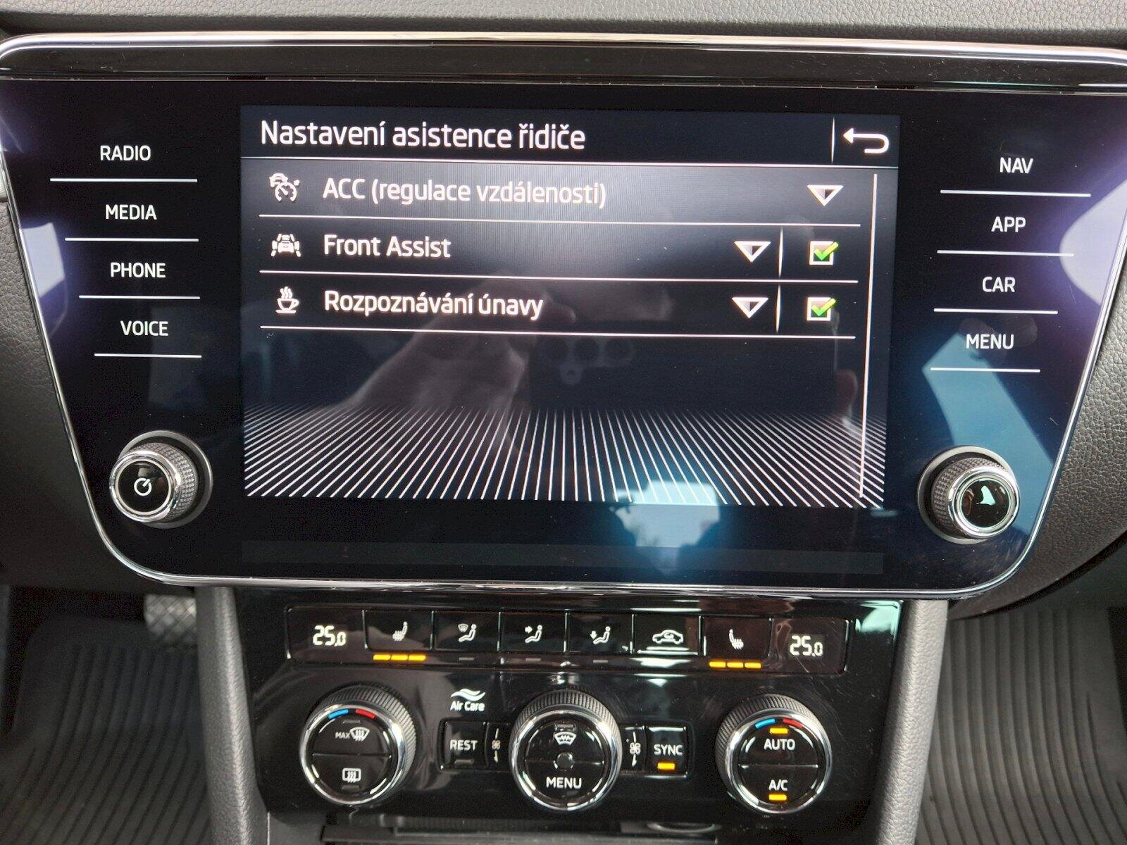 Škoda Superb Sedan / Limuzína 2,0 l 110 kw