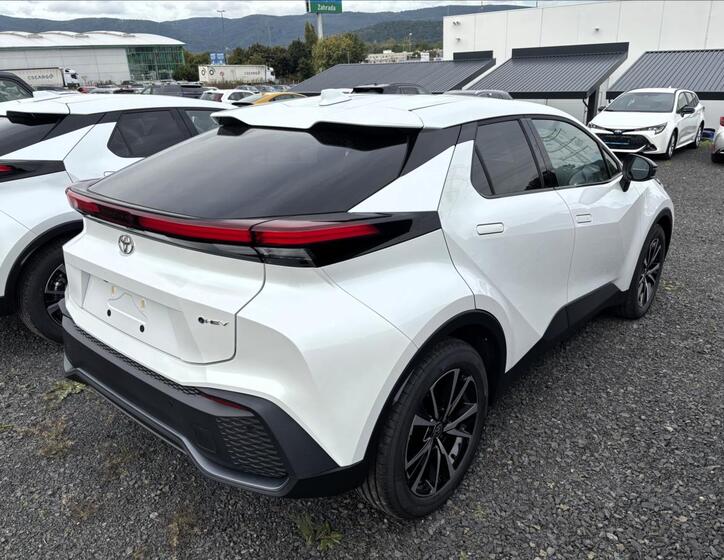 Toyota C-HR 6
