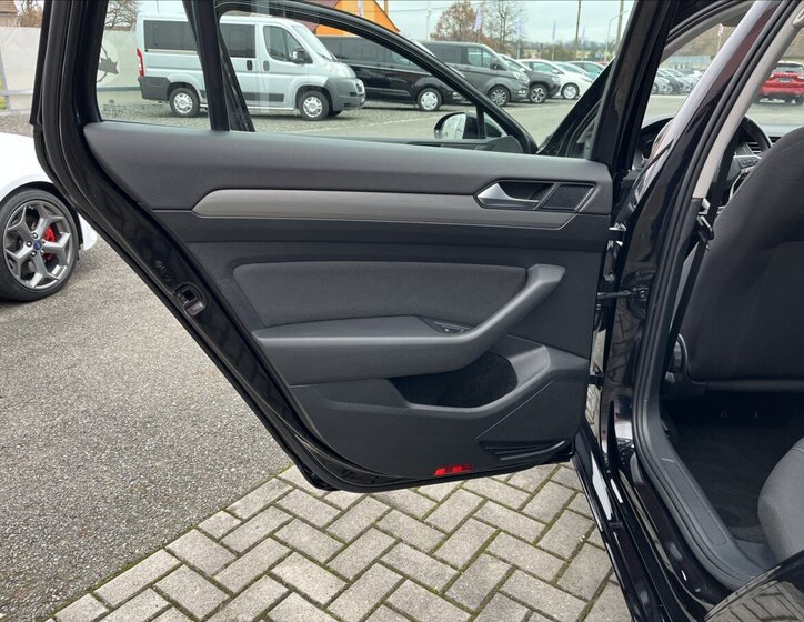 Volkswagen Passat 52