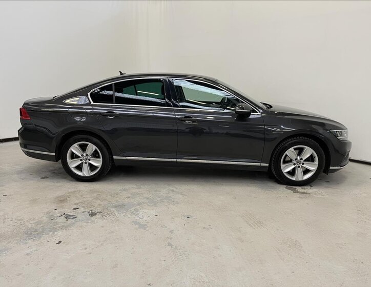 Volkswagen Passat Sedan / Limuzína 1,5 l 110 kw