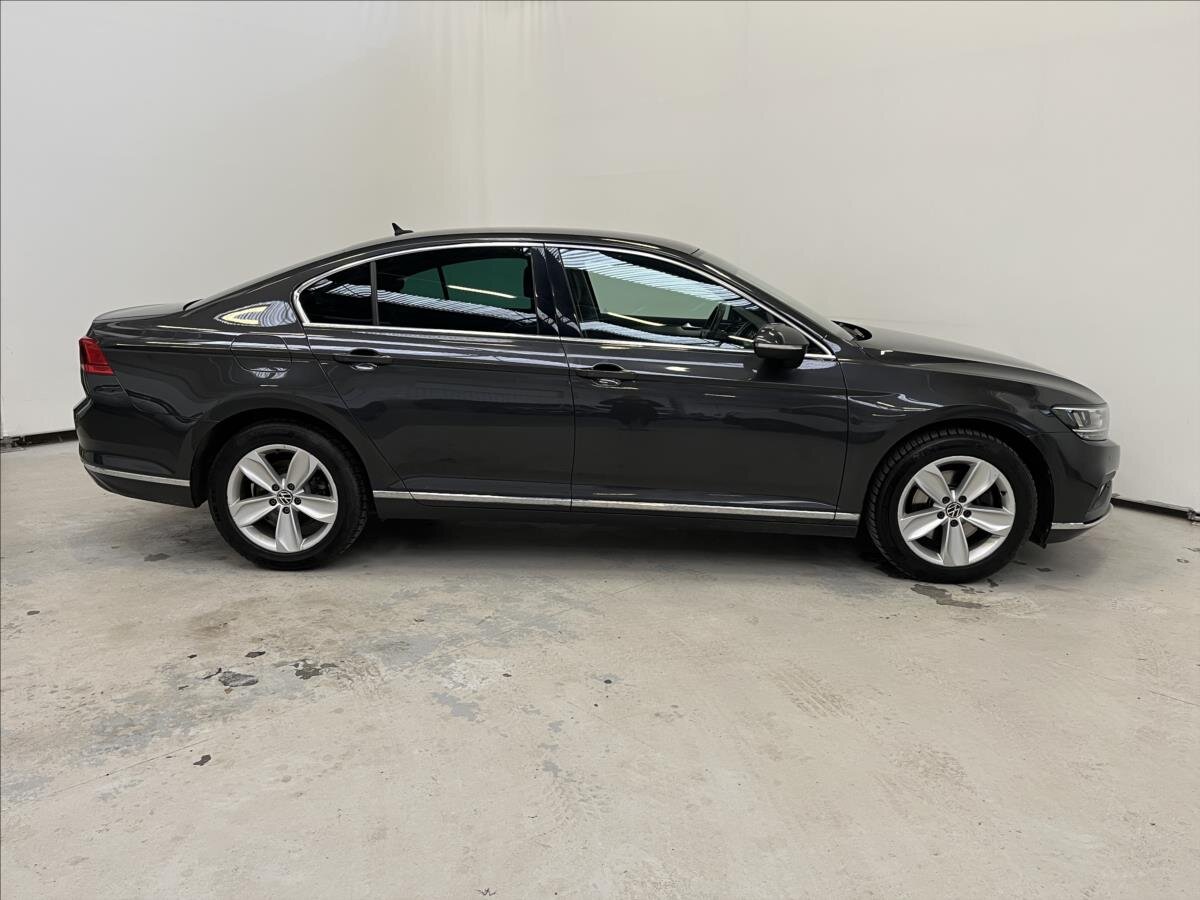 Volkswagen Passat Sedan / Limuzína 1,5 l 110 kw