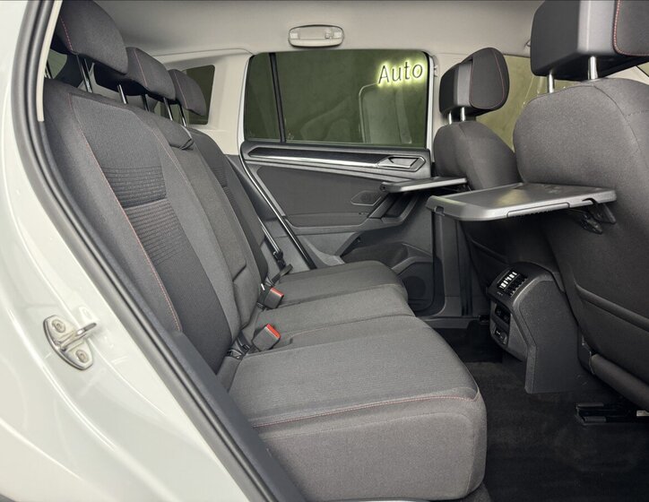 Volkswagen Tiguan 12