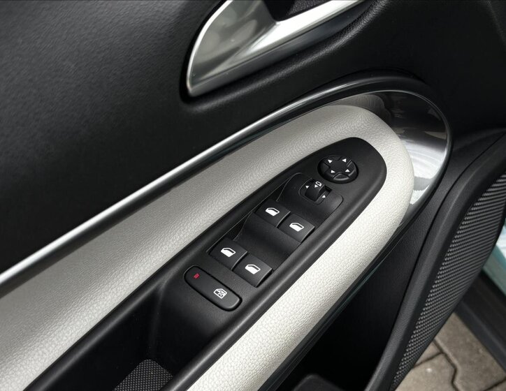 Fiat 600 SUV / Terénní 1,2 l 100 kw