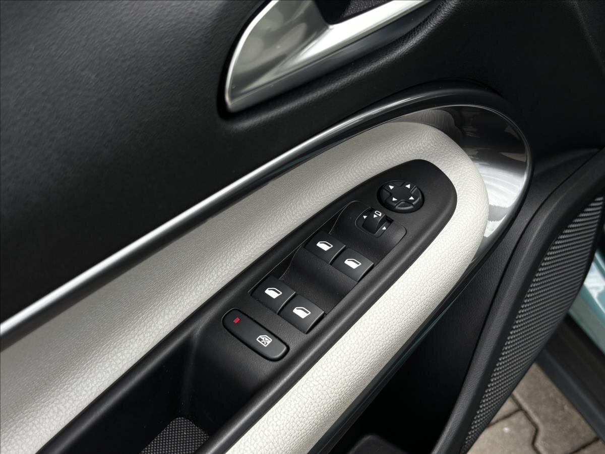 Fiat 600 SUV / Terénní 1,2 l 100 kw