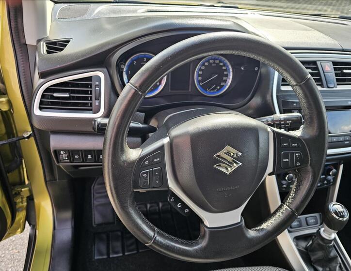 Suzuki SX4 S-Cross 12