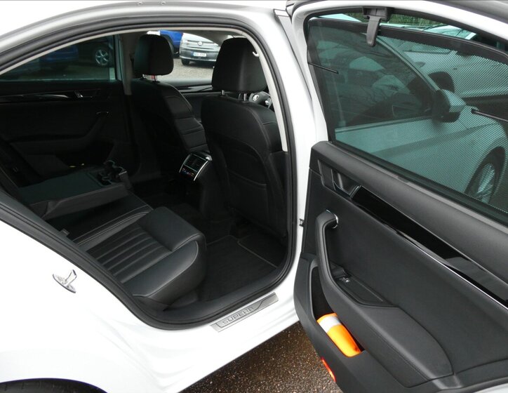 Škoda Superb Sedan / Limuzína 2,0 l 110 kw