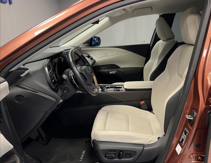 Lexus RX 450h plus SUV 2,5 l 227 kw