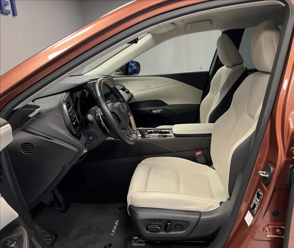 Lexus RX 450h plus SUV 2,5 l 227 kw