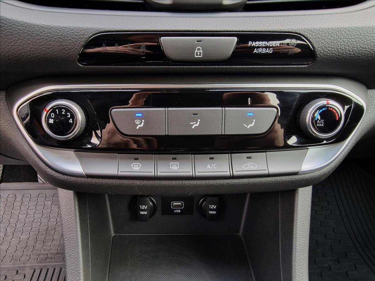 Hyundai i30 Kombi 1,6 l 85 kw