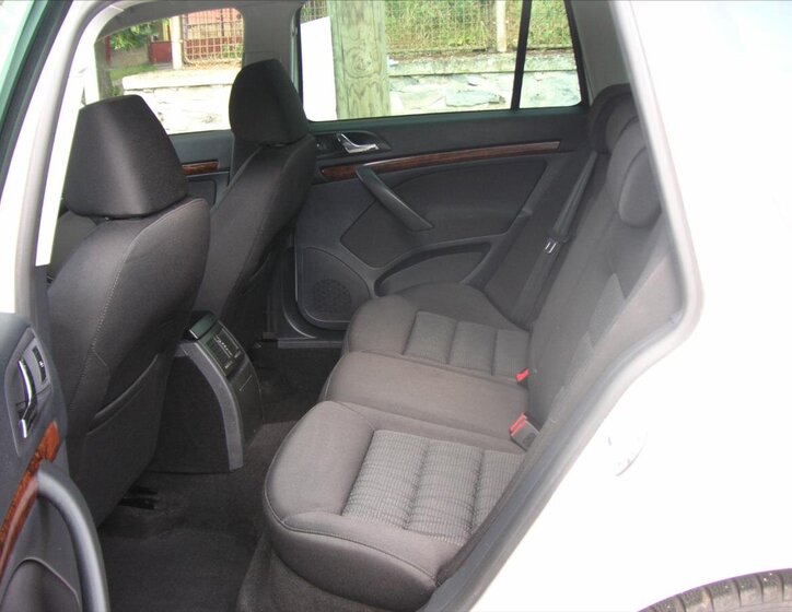 Škoda Octavia Kombi 1,6 l 77 kw