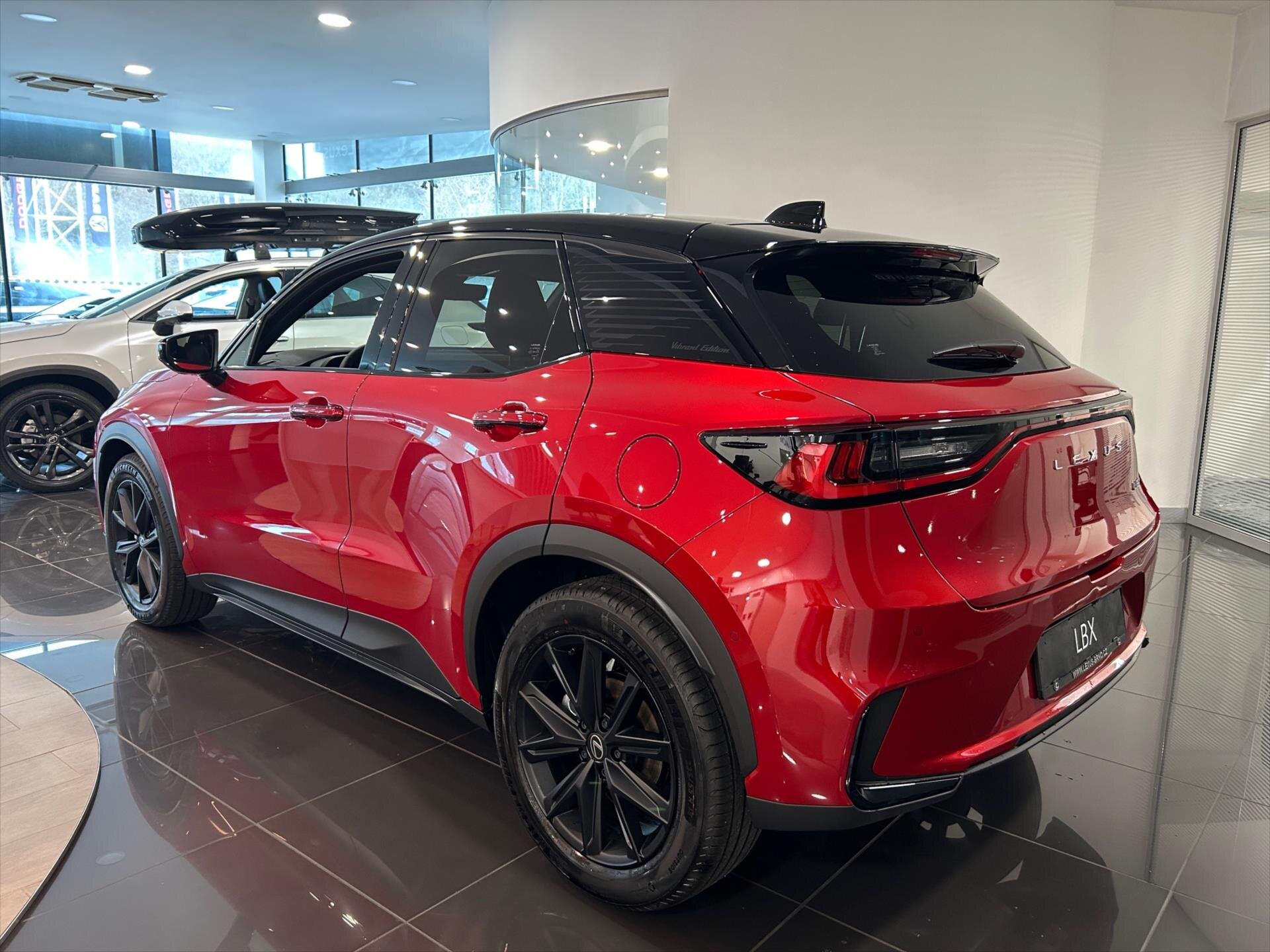 Lexus LBX SUV / Terénní 1,5 l 100 kw