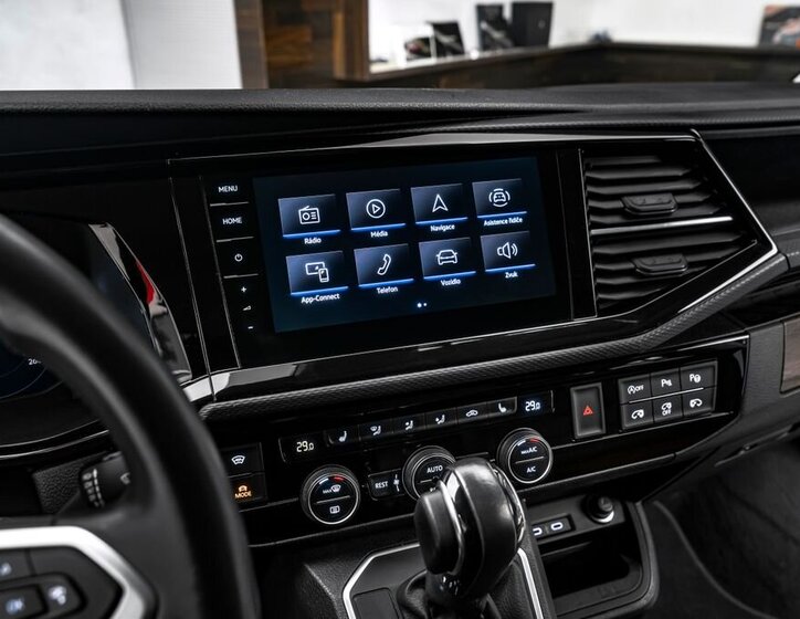 Volkswagen Multivan 17