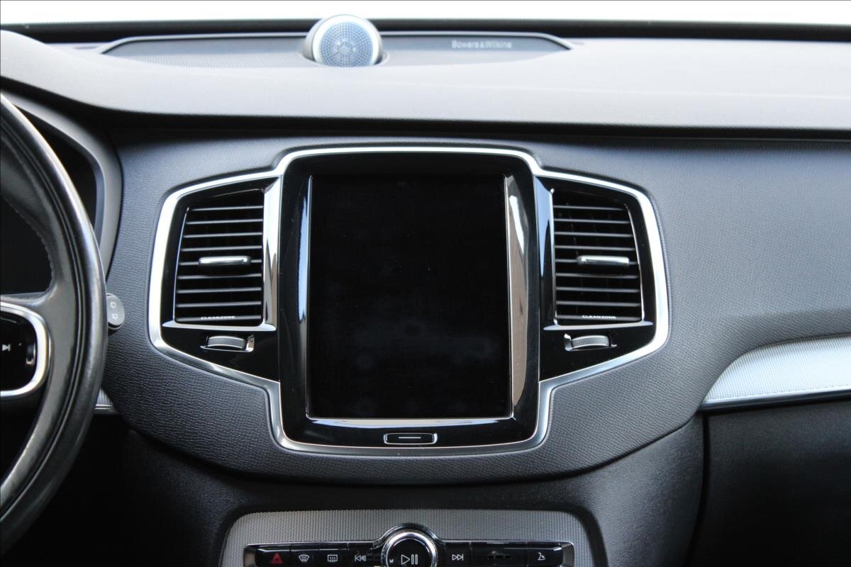 Volvo XC90 SUV / Terénní 2,0 l 165 kw