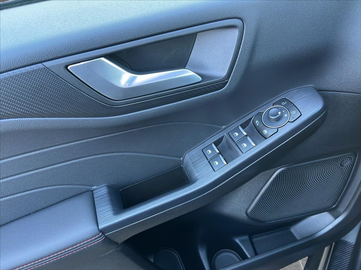 Ford Kuga SUV / Terénní 2,5 l 134 kw