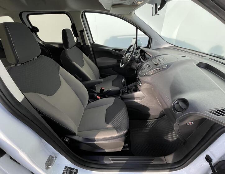 Ford Tourneo Courier 17