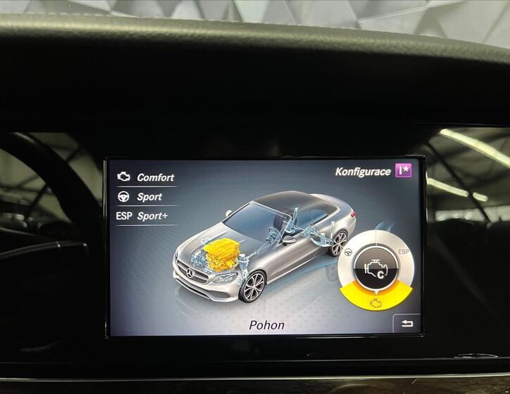 Mercedes-Benz Třídy E 22