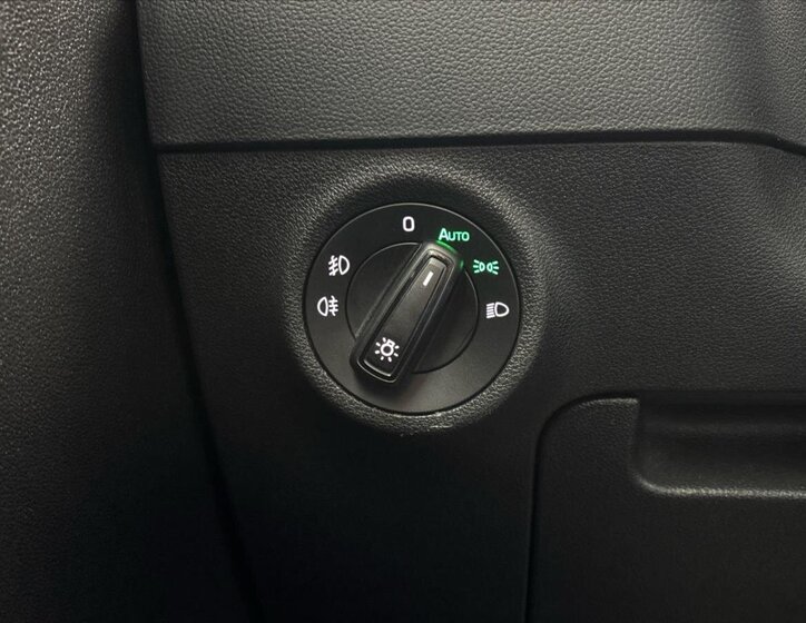 Škoda Karoq SUV / Terénní 1,5 l 110 kw