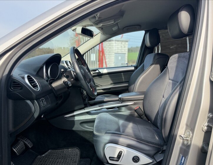 Mercedes-Benz Třídy M Kombi 3,0 l 165 kw