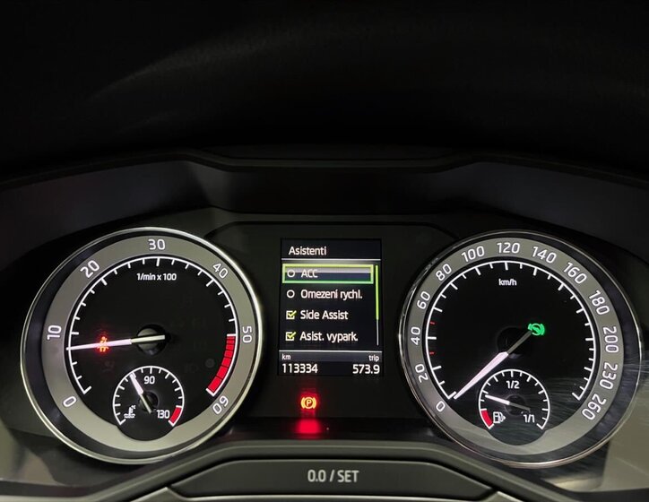 Škoda Superb Sedan / Limuzína 2,0 l 140 kw