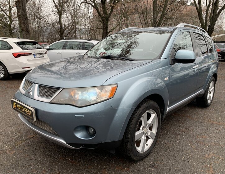 Mitsubishi Outlander 1