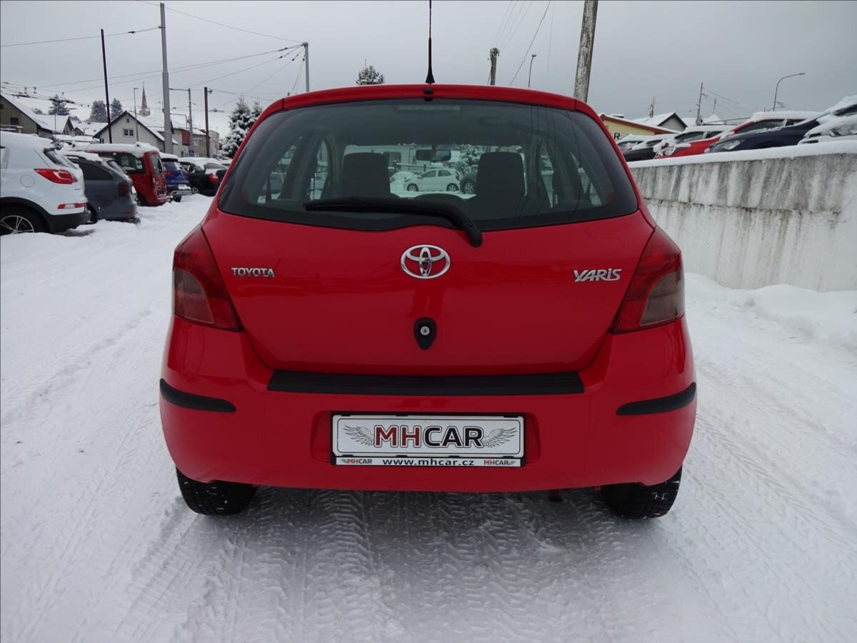 Toyota Yaris Hatchback 998,0 51 kw