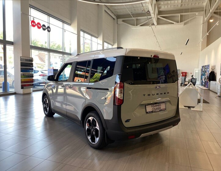 Ford Tourneo Courier MPV 0,0 100 kw