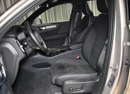 Volvo XC40 SUV / Terénní 2,0 l 145 kw