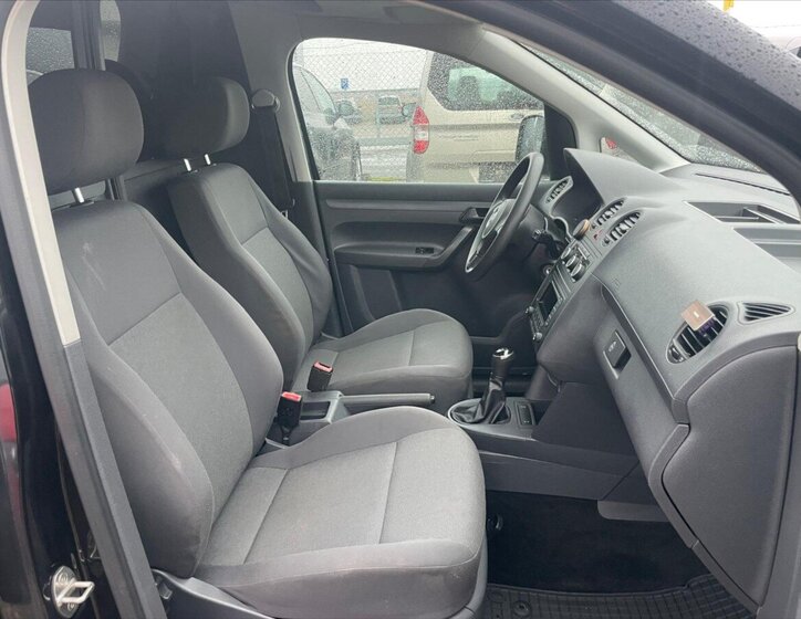 Volkswagen Caddy Skříň 1,6 l 75 kw