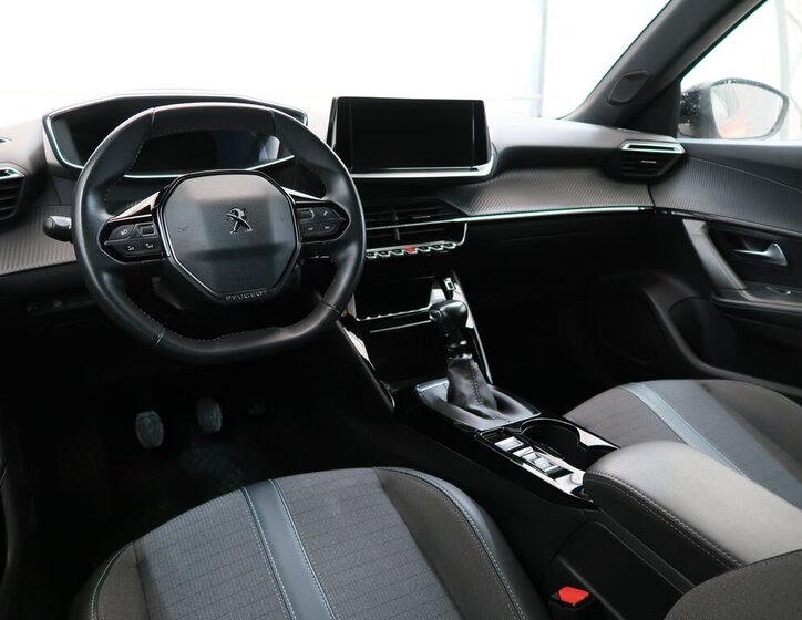 Peugeot 2008 SUV 1,2 l 74 kw