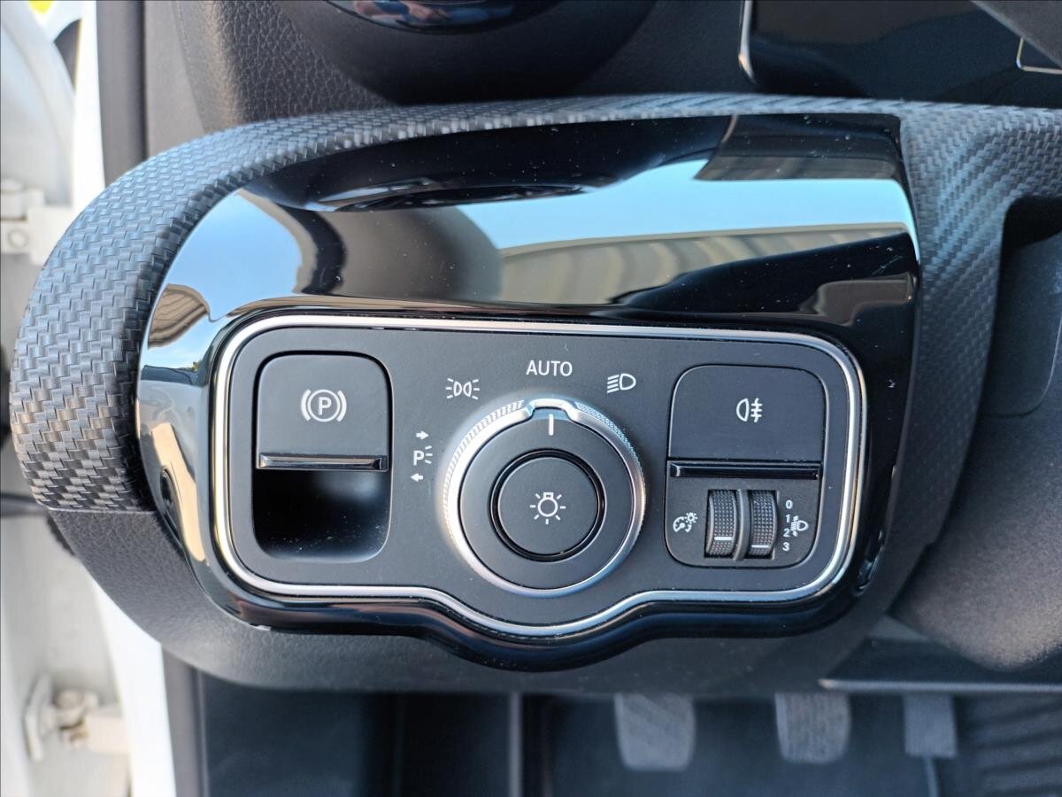 Mercedes-Benz Třídy A Hatchback 1,3 l 80 kw