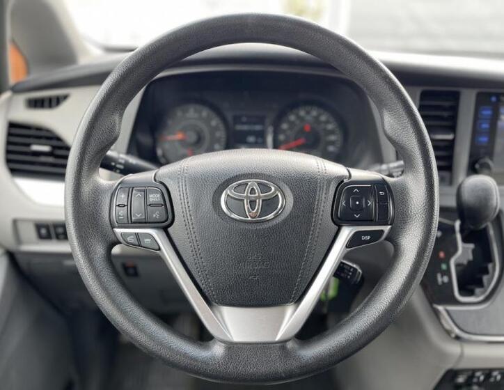 Toyota Sienna 32