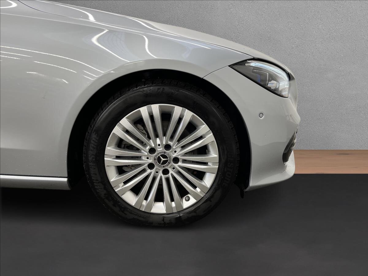 Mercedes-Benz Třídy C Kombi 2,0 l 145 kw