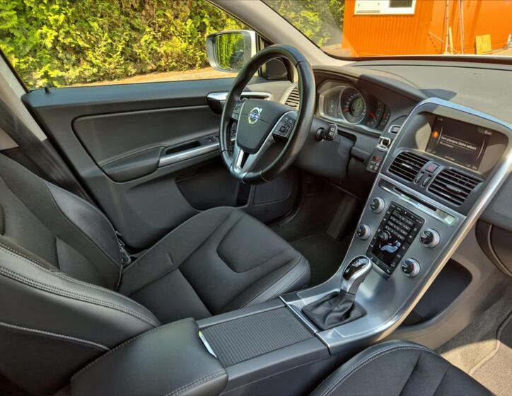 Volvo XC60 11