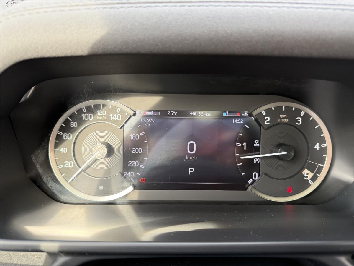 Land Rover Defender SUV / Terénní 3,0 l 221 kw