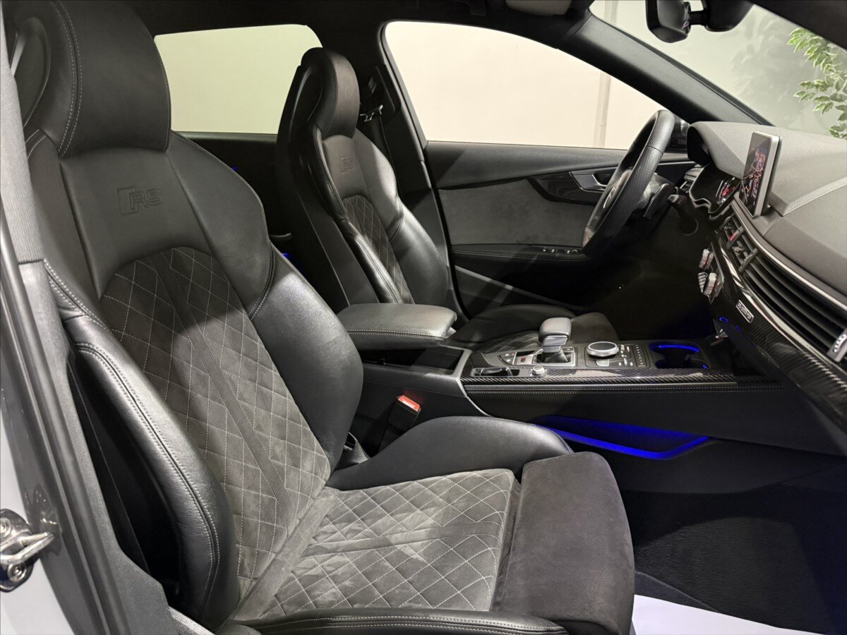 Audi RS 4 Kombi 2,9 l 331 kw