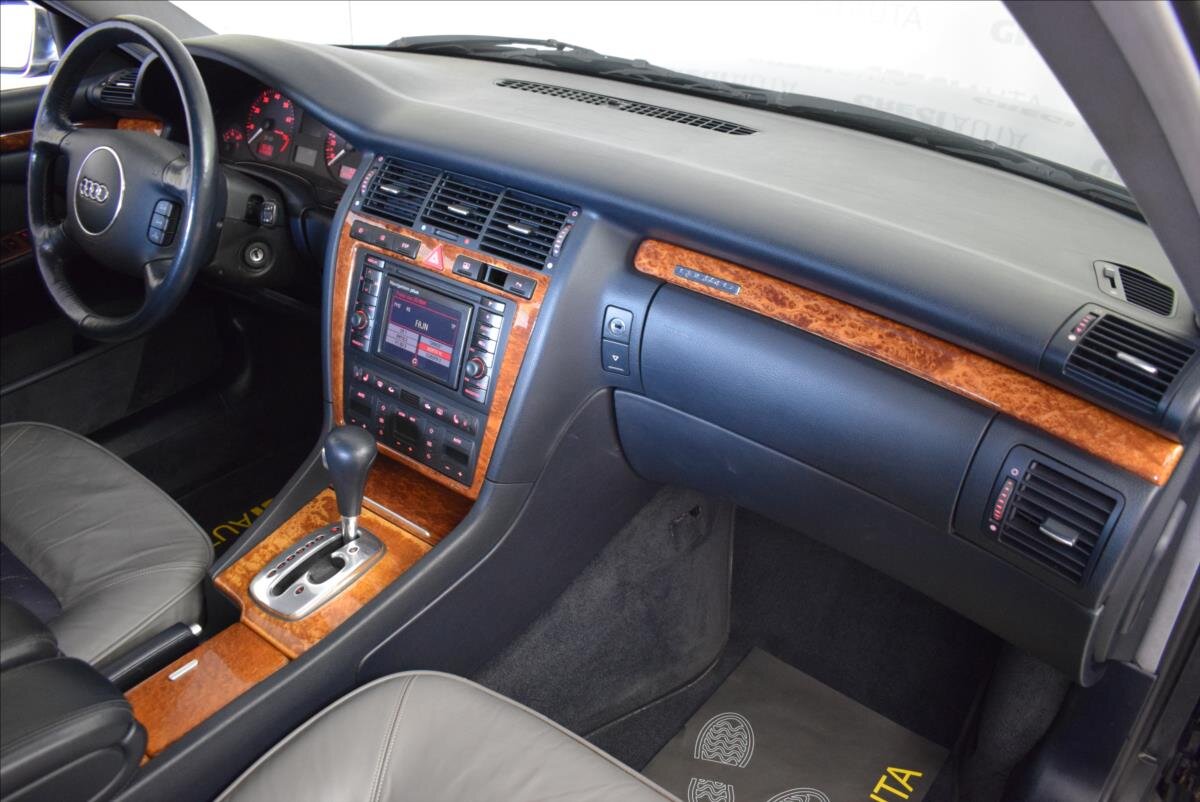 Audi S8 Sedan 4,2 l 265 kw