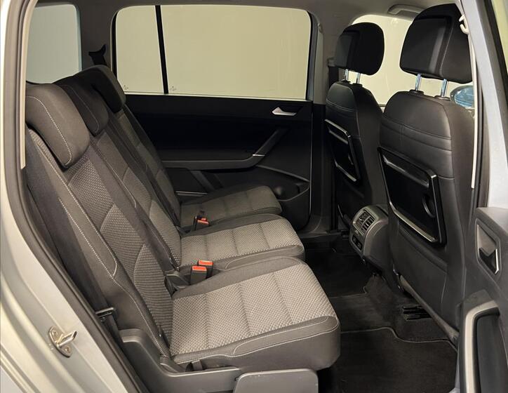 Volkswagen Touran 11