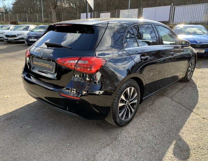 Mercedes-Benz Třídy A Hatchback 1,3 l 120 kw