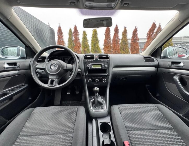 Volkswagen Golf Kombi 1,6 l 77 kw