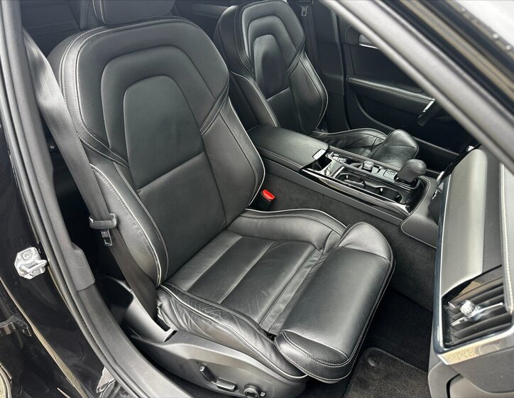 Volvo V90 Kombi 2,0 l 186 kw