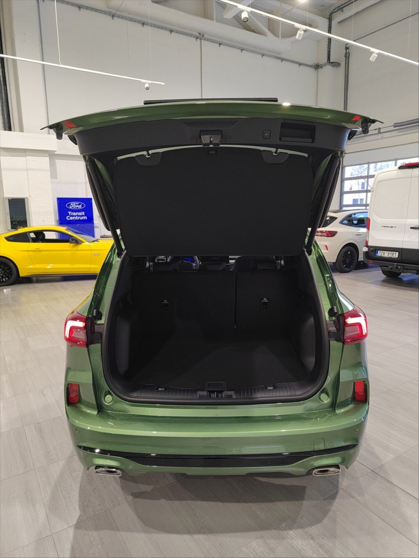 Ford Kuga SUV / Terénní 2,5 l 178 kw