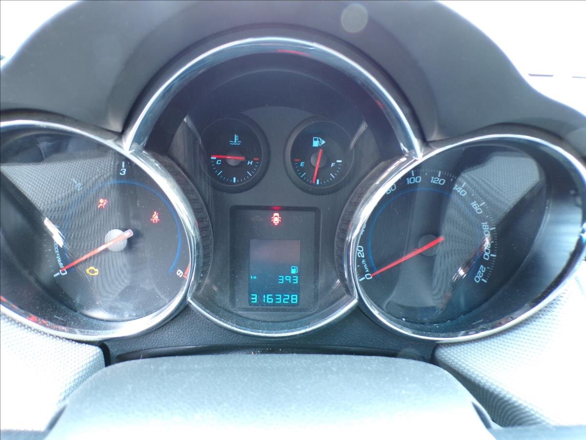 Chevrolet Cruze Sedan / Limuzína 2,0 l 110 kw